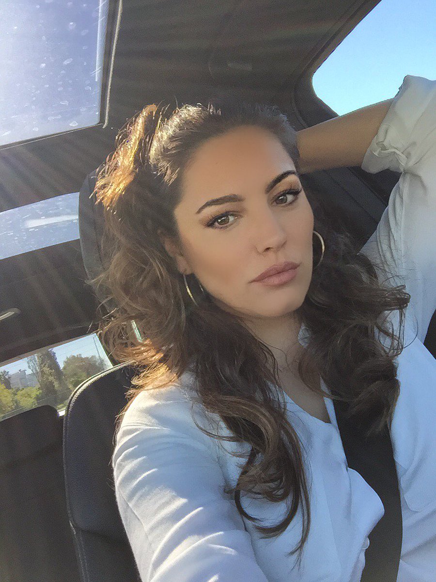 Kelly Brook's latest Twitter photos. Kelly Brook,actress Kelly Brook,Kelly Brook latest pics,Kelly Brook latest images,Kelly Brook latest photos,Kelly Brook latest stills,Kelly Brook latest pictures,Kelly Brook pics,Kelly Brook images,Kelly Brook photos