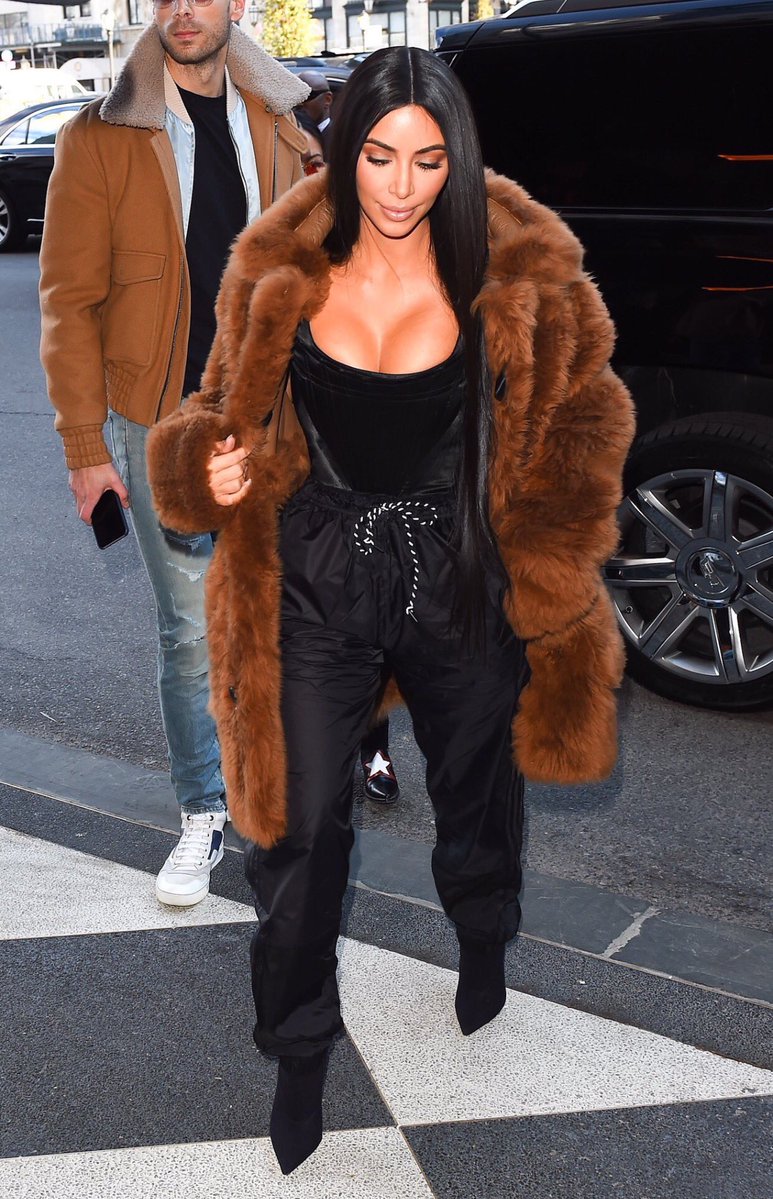 Kim Kardashian's latest pics. Kim Kardashian,Kim Kardashian pics,actress Kim Kardashian,Kim Kardashian Kanye West,Kim Kardashian images,Kim Kardashian photos,Kim Kardashian stills,Kim Kardashian pictures