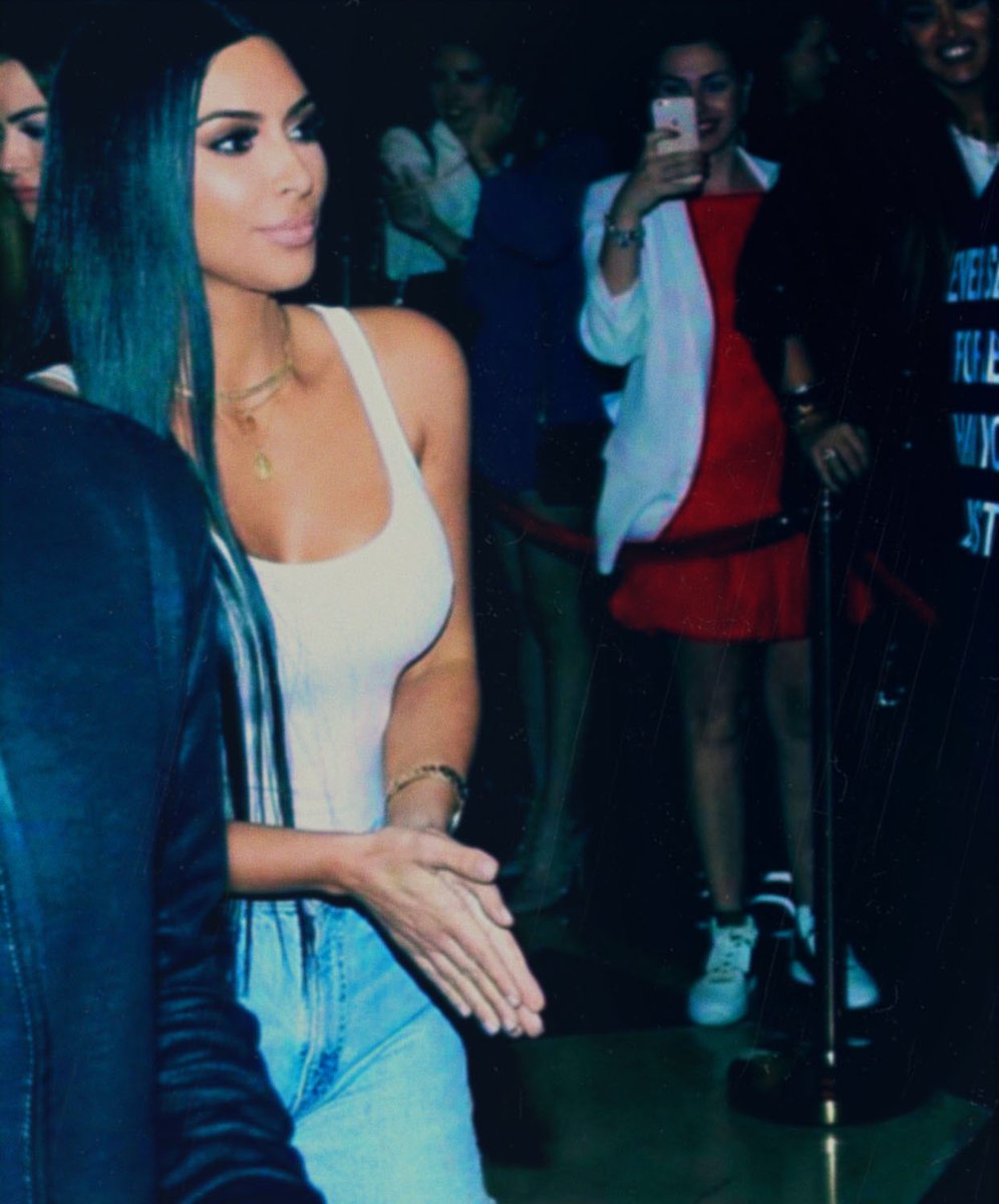Kim Kardashian's latest pics. Kim Kardashian,Kim Kardashian pics,actress Kim Kardashian,Kim Kardashian Kanye West,Kim Kardashian images,Kim Kardashian photos,Kim Kardashian stills,Kim Kardashian pictures
