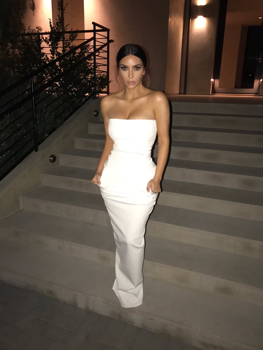 Kim Kardashian's latest pics. Kim Kardashian,Kim Kardashian pics,actress Kim Kardashian,Kim Kardashian Kanye West,Kim Kardashian images,Kim Kardashian photos,Kim Kardashian stills,Kim Kardashian pictures
