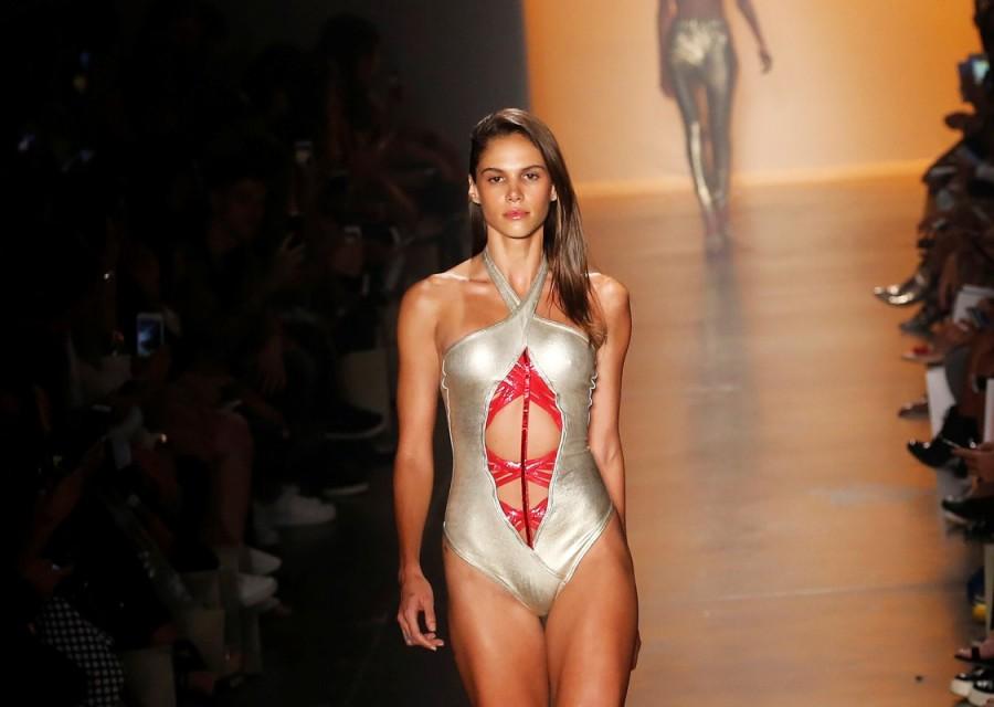 A model presents a creation from Amir Slama during Sao Paulo Fashion Week in Sao Paulo, Brazil, March 16, 2017. Sao Paulo Fashion Week,Sao Paulo Fashion Week 2017,best of Sao Paulo Fashion Week,Sao Paulo Fashion Week pics,Sao Paulo Fashion Week images,Sao Paulo Fashion Week photos,Sao Paulo Fashion Week stills,Sao Paulo Fashion Week pictures