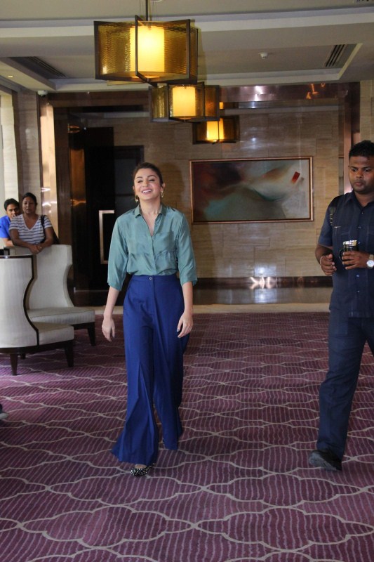 Bollywood actress Anushka Sharma snapped promoting her film Phillauri. Anushka Sharma,actress Anushka Sharma,Anushka Sharma promotes Phillauri,Phillauri,Phillauri promotion,Phillauri movie promotion,Anushka Sharma pics,Anushka Sharma images,Anushka Sharma photos,Anushka Sharma stills,Anushka Sharma pictures