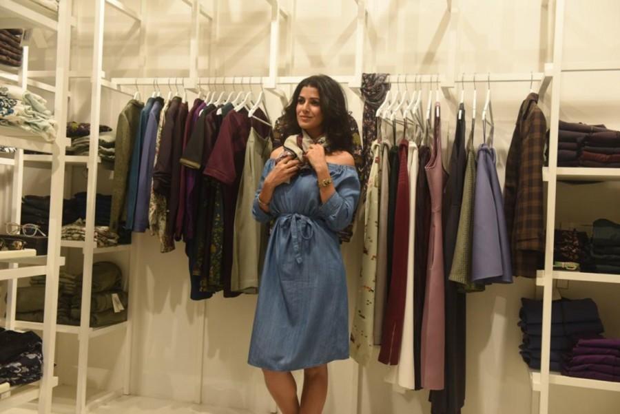 Fashion is about constant reinvention and evolution. Keeping this mantra in mind, Mumbai's Phoenix Marketcity Mall has gone through a complete make over to become the ultimate shopping and entertainment destination. With revamped interiors, spacious stores and improved services, this incredibly massive mall promises to offer you the complete experience. Nimrat Kaur,actress Nimrat Kaur,Phoenix Marketcity mall,Nimrat Kaur pics,Nimrat Kaur images,Nimrat Kaur photos,Nimrat Kaur stills,Nimrat Kaur pictures