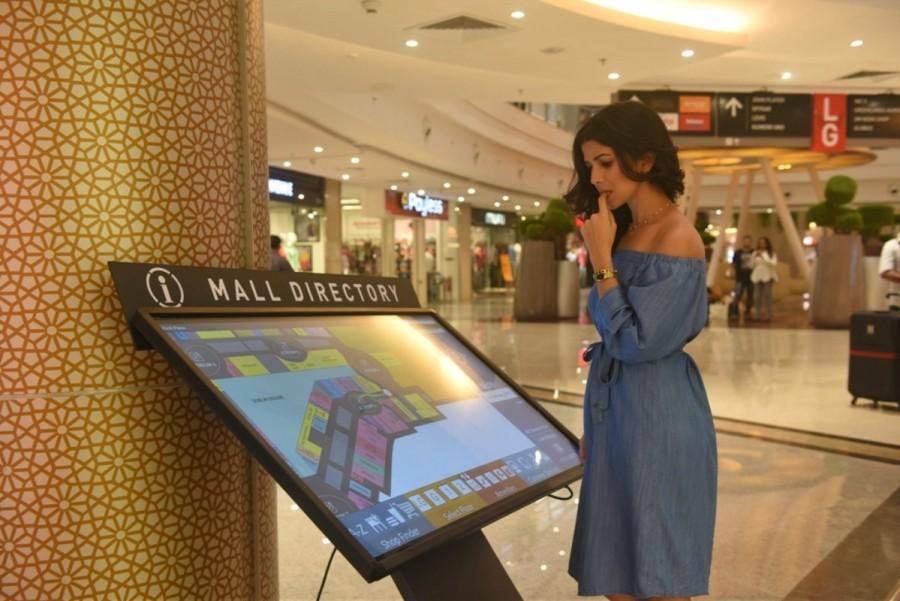 Bollywood actress Nimrat Kaur seen shopping at the newly revamped Phoenix Marketcity mall in Mumbai. Nimrat Kaur,actress Nimrat Kaur,Phoenix Marketcity mall,Nimrat Kaur pics,Nimrat Kaur images,Nimrat Kaur photos,Nimrat Kaur stills,Nimrat Kaur pictures