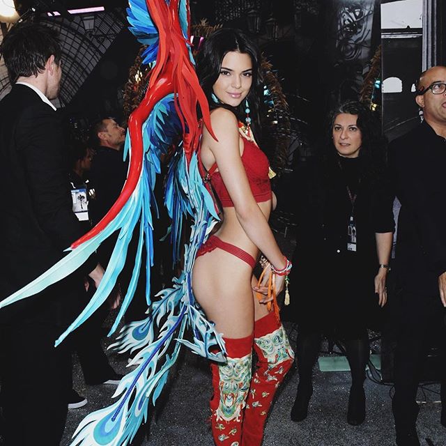 Hollywood actress Kendall Jenner's latest Instagram photos. Kendall Jenner,Kendall Jenner bikini selfie,Kendall Jenner hot photos,kendall jenner mirror selfie,Kendall Jenner instagram,Kylie Jenner,Kylie Jenner instagram,kylie jenner photos,Kylie Jenner hot photos,kylie jenner bikini pic,kylie jenner bikini photo