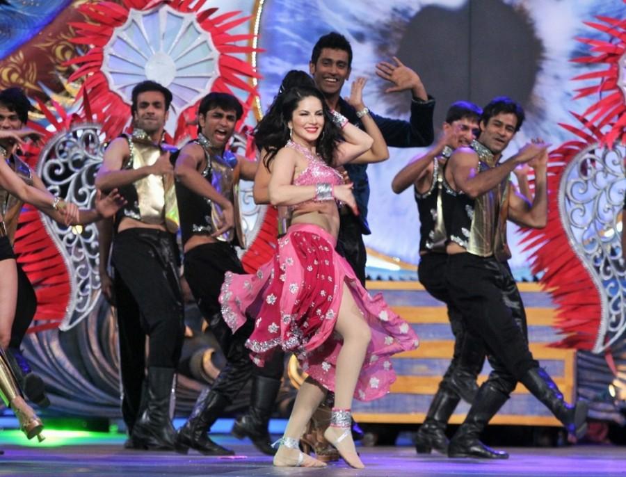 The who’s who of the entertainment world bedecked and bedazzled rocked at the Fair and Lovely Zee Cine Awards 2017 co-powered By GIONEE, Cera and India Gate Basmati Rice that will premiere on Zee Cinema on Saturday, 1st April at 7:30 PM. Sunny Leone,Sunny Leone at Zee Cine Awards 2017,Zee Cine Awards 2017,Zee Cine Awards,Sunny Leone pics,Sunny Leone images,Sunny Leone photos,Sunny Leone stills,Sunny Leone pictures