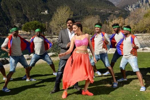 Pawan Kalyan and Shruti Hassan's Emo Emo song stills from Katamarayudu Movie. The movie is directed by Kishore Kumar Pardasani (Dolly) and Music by Anup Rubens.