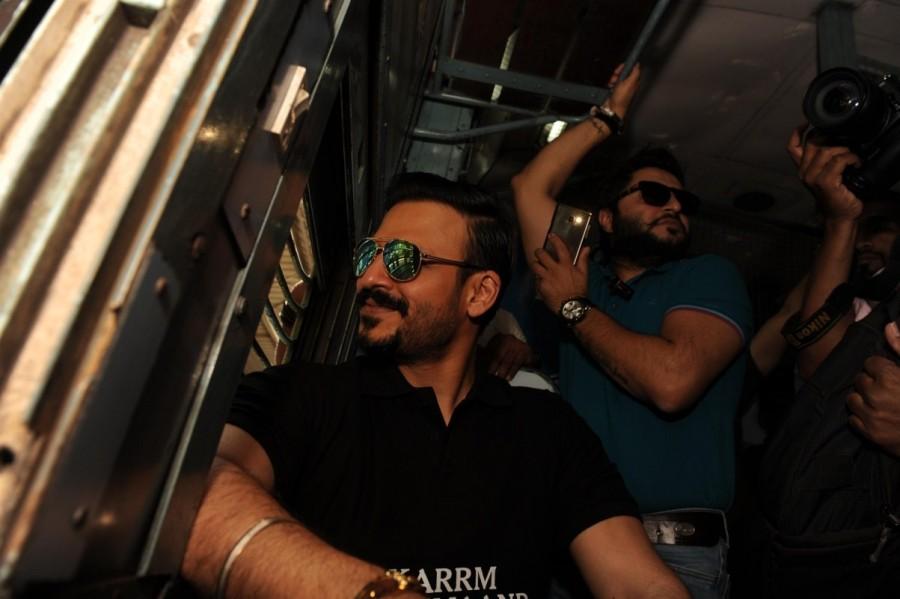 The actor travelled in the second class of the suburban train on Saturday to Kelve Road, along with media persons for the launch. Vivek Oberoi,actor Vivek Oberoi,Karrm Brahmaand,Vivek Oberoi travels in Train,Vivek Oberoi travels in local Train,Vivek Oberoi pics,Vivek Oberoi images,Vivek Oberoi photos,Vivek Oberoi stills,Vivek Oberoi pictures
