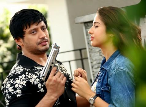 Prashanth and Amanda in Saahasam Movie