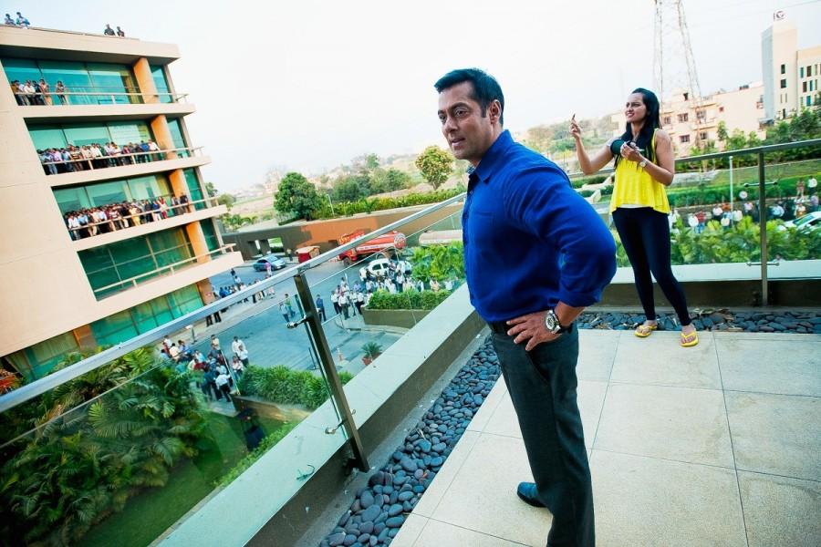 Salman Khan inside House Galaxy Apartment. Mark Bennington,Mark Bennington's iconic photos,Mark Bennington's iconic pics,Mark Bennington's iconic images,Mark Bennington's iconic stills,Mark Bennington's iconic pictures