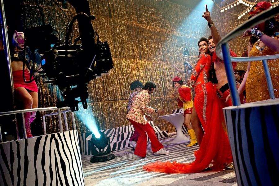 Deepika Padukone, at a music video shoot in Film City, Mumbai. Mark Bennington,Mark Bennington's iconic photos,Mark Bennington's iconic pics,Mark Bennington's iconic images,Mark Bennington's iconic stills,Mark Bennington's iconic pictures