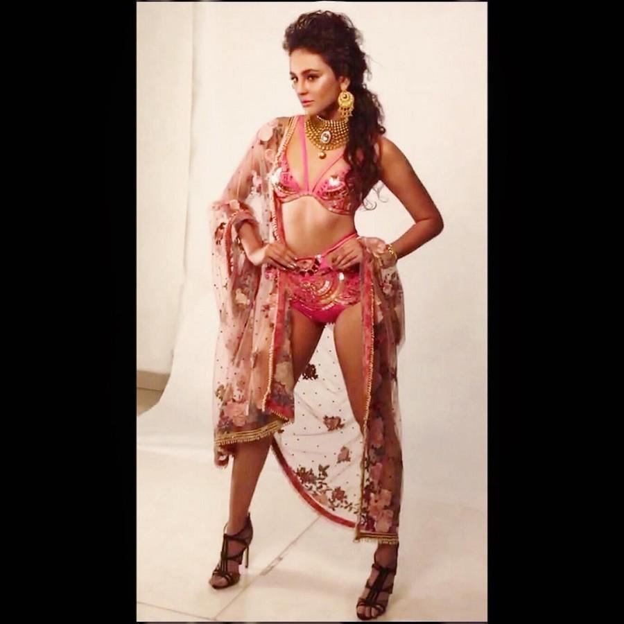 Bollywood actress Seerat Kapoor's topless pictures go viral. Seerat Kapoor,Seerat Kapoor topless pictures,Seerat Kapoor topless pics,Seerat Kapoor topless images,Seerat Kapoor topless photos,Seerat Kapoor topless stills,Seerat Kapoor hot pics,Seerat Kapoor hot images,Seerat Kapoor hot phoots