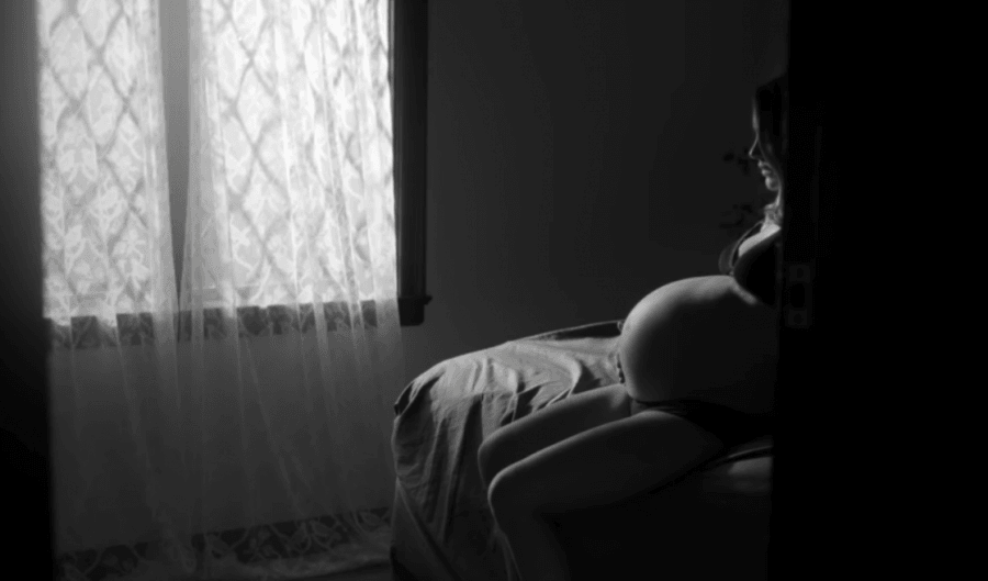 Hollywood actress Natalie Portman flaunts her baby bump. Natalie Portman,Natalie Portman baby bump,Natalie Portman baby bump pics,Natalie Portman baby bump images,Natalie Portman baby bump stills,Natalie Portman baby bump pictures