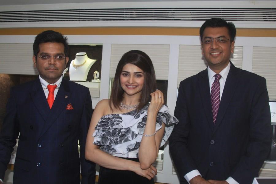 Bollywood actress Prachi Desai launches Forevermark Jewellery collection in Mumbai on March 21, 2017. Prachi Desai,Forevermark Jewellery collection,Prachi Desai launches Forevermark Jewellery collection,actress Prachi Desai,Prachi Desai pics,Prachi Desai images,Prachi Desai photos,Prachi Desai stills,Prachi Desai pictures