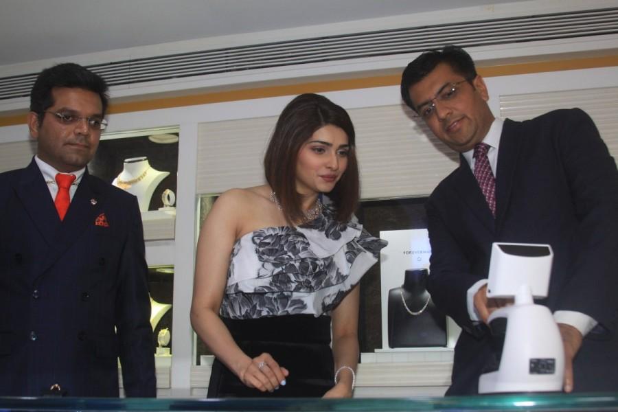 Bollywood actress Prachi Desai launches Forevermark Jewellery collection in Mumbai on March 21, 2017. Prachi Desai,Forevermark Jewellery collection,Prachi Desai launches Forevermark Jewellery collection,actress Prachi Desai,Prachi Desai pics,Prachi Desai images,Prachi Desai photos,Prachi Desai stills,Prachi Desai pictures
