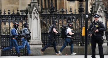 Guns and Weapons,World News,Terrorism,UK Parliament,UK Parliament attack,UK Parliament terror attack,UK Parliament attack pics,UK Parliament attack images,UK Parliament attack photos,UK Parliament attack stills,UK Parliament attack pictures