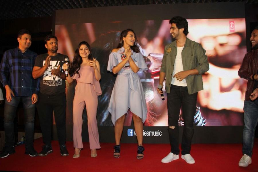 Celsbs like Sonakshi Sinha, Tulsi Kumar, Shibani Dandekar, singer Amaal Mallik, lyricist Kumaar, singers Tulsi Kumar and Yash Narvekar during the launch of song Gulabi 2.0 from film Noor, in Mumbai on March 22, 2017. Sonakshi Sinha,actress Sonakshi Sinha,Gulabi 2.0 song launch,Gulabi 2.0,Noor,Noor movie songs,Sonakshi Sinha,Tulsi Kumar,Shibani Dandekar,singer Amaal Mallik,lyricist Kumaar,singers Tulsi Kumar