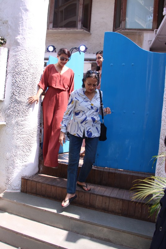 Bollywood actress Kajal with her mother spotted at Bandra in Mumbai on March 22, 2017. Kajal with mother,Kajal,actress Kajal,Kajal pics,Kajal images,Kajal photos,Kajal stills,Kajal pictures,Kajal at Bandra,Kajal spotted at Bandra