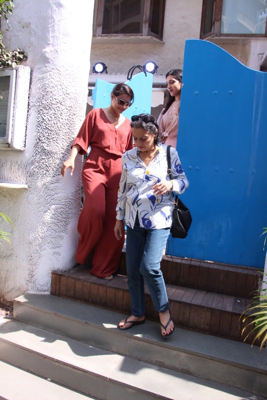 Bollywood actress Kajal with her mother spotted at Bandra in Mumbai on March 22, 2017. Kajal with mother,Kajal,actress Kajal,Kajal pics,Kajal images,Kajal photos,Kajal stills,Kajal pictures,Kajal at Bandra,Kajal spotted at Bandra