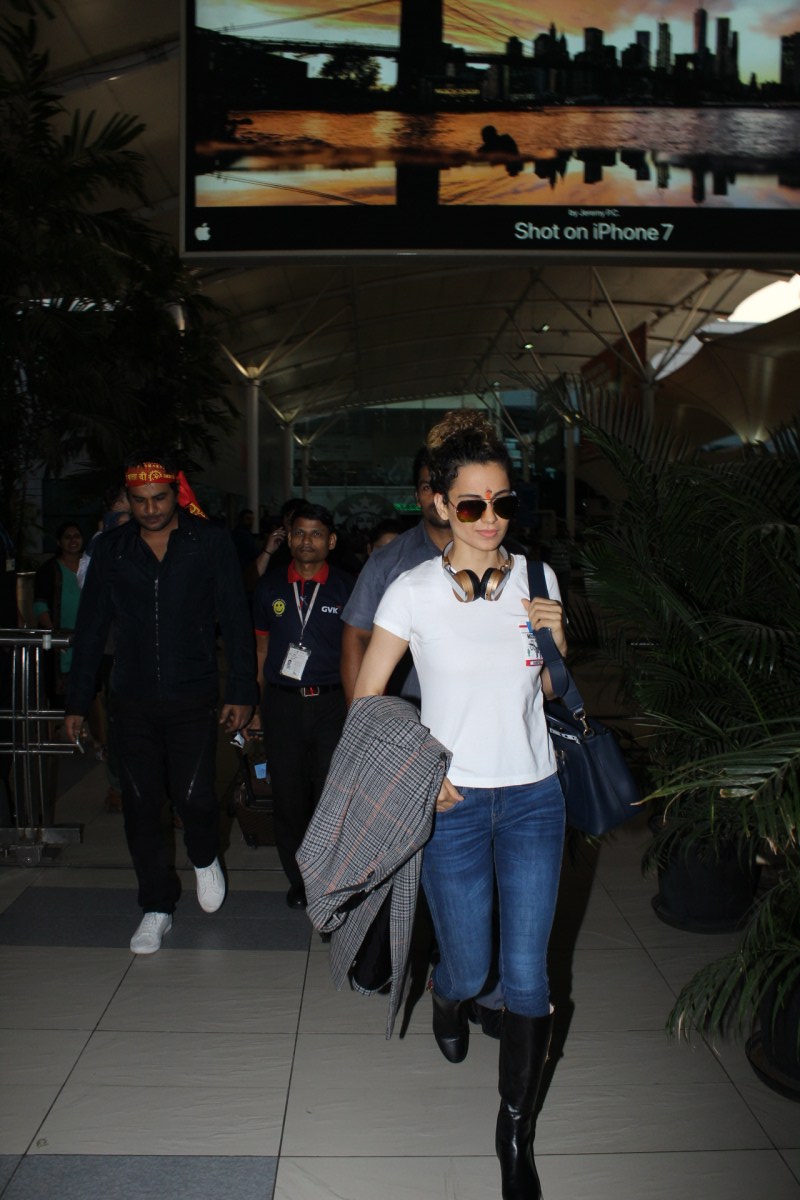 Bollywood actress Kangana Ranaut visits Vaishno Devi ahead of her 30th birthday. Kangana Ranaut,Kangana Ranaut birthday,Kangana Ranaut 30th Birthday,Kangana Ranaut pics,Kangana Ranaut images,Kangana Ranaut photos,Kangana Ranaut stills,Kangana Ranaut pictures