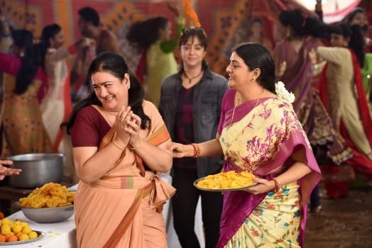 Magalir Mattum is an upcoming Tamil movie directed by Bramma. The film stars Jyothika, Saranya, Urvashi, Bhanupriya in the lead role. Music composed by Ghibran.