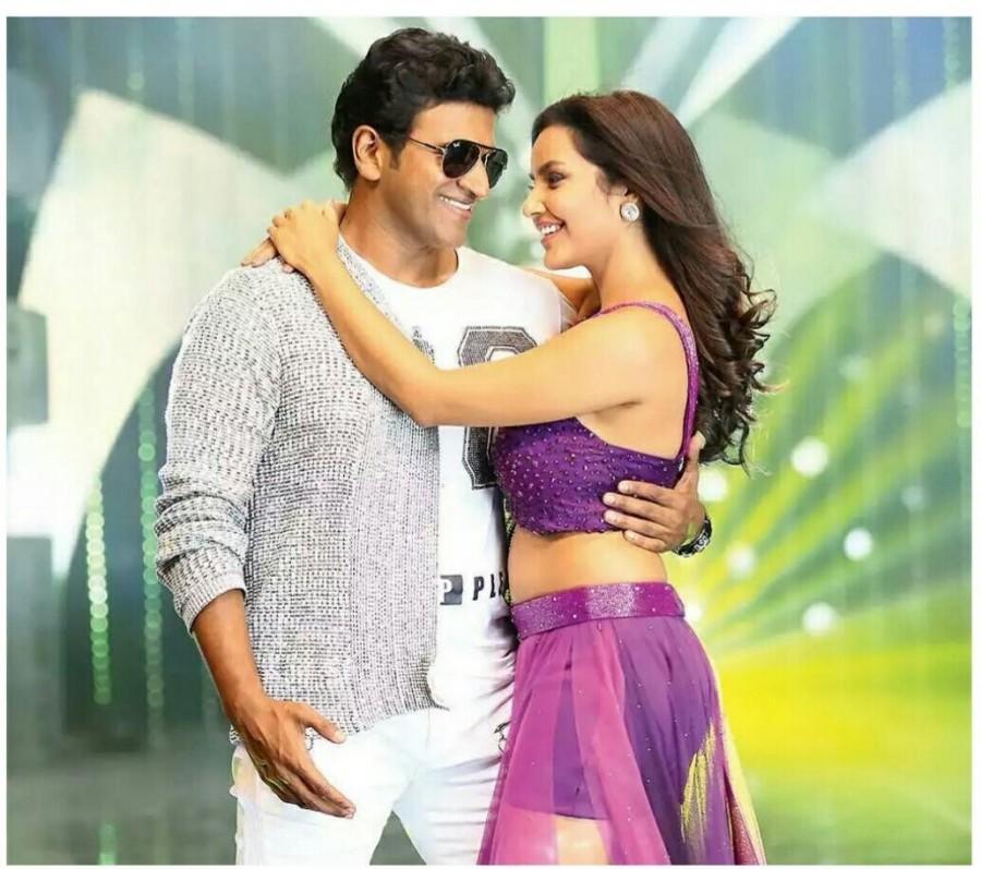 Puneeth Rajkumar and Priya Anand,Puneeth Rajkumar,Priya Anand,Raajakumara movie stills,Raajakumara movie pics,Raajakumara movie images,Raajakumara movie photos,Raajakumara movie pictures,Raajakumara stills,Raajakumara pics,Raajakumara images,Raajakumara p