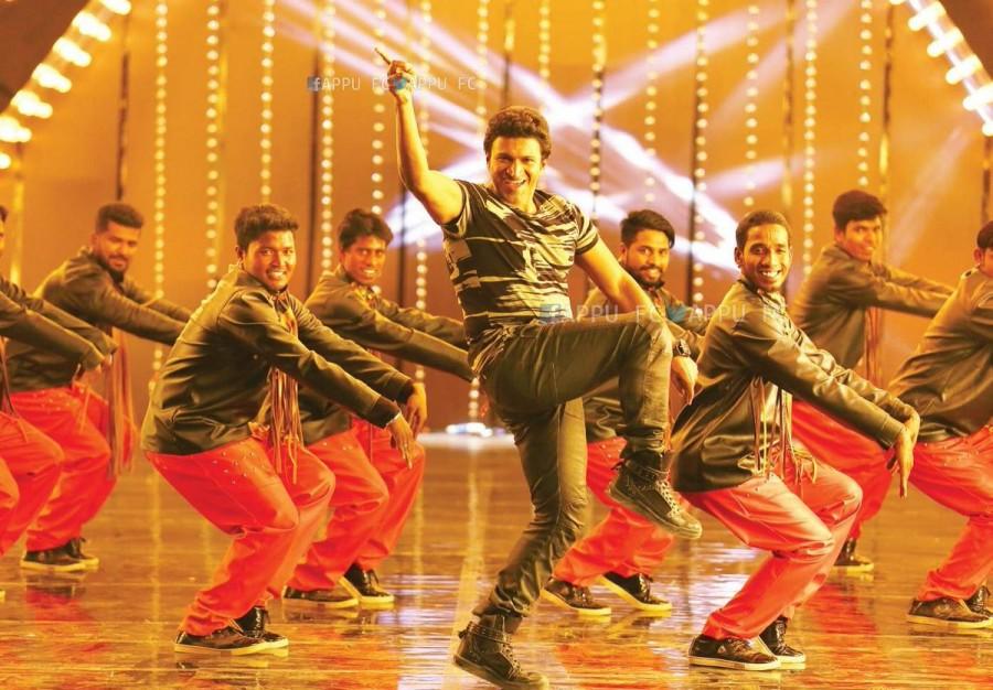 Puneeth Rajkumar and Priya Anand,Puneeth Rajkumar,Priya Anand,Raajakumara movie stills,Raajakumara movie pics,Raajakumara movie images,Raajakumara movie photos,Raajakumara movie pictures,Raajakumara stills,Raajakumara pics,Raajakumara images,Raajakumara p