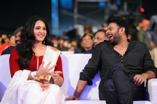 Anushka Shetty and Prabhas at Baahubali 2 pre release event.