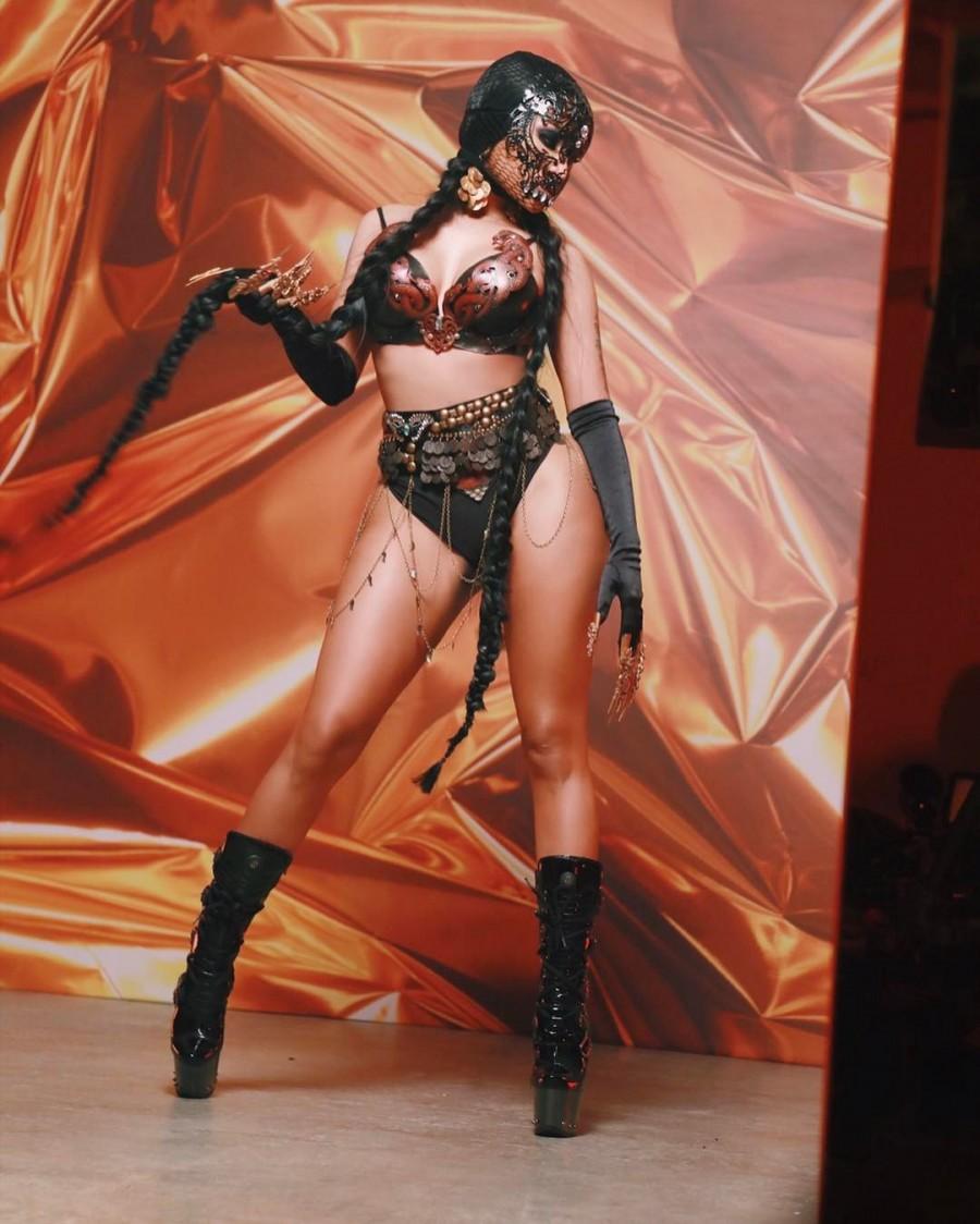 Hollywood actress Nicki Minaj flaunts jaw-dropping body in 'Light My Body Up' video with David Guetta. Nicki Minaj,nicki minaj's ninja look,ninja look,Nicki Minaj flaunts jaw-dropping body,nicki minaj instagram,Nicki Minaj in Bikini,Nicki Minaj bikini,Nicki Minaj bikini pics,Nicki Minaj bikini images,Nicki Minaj bikini stills,Nicki Minaj bikini pictur
