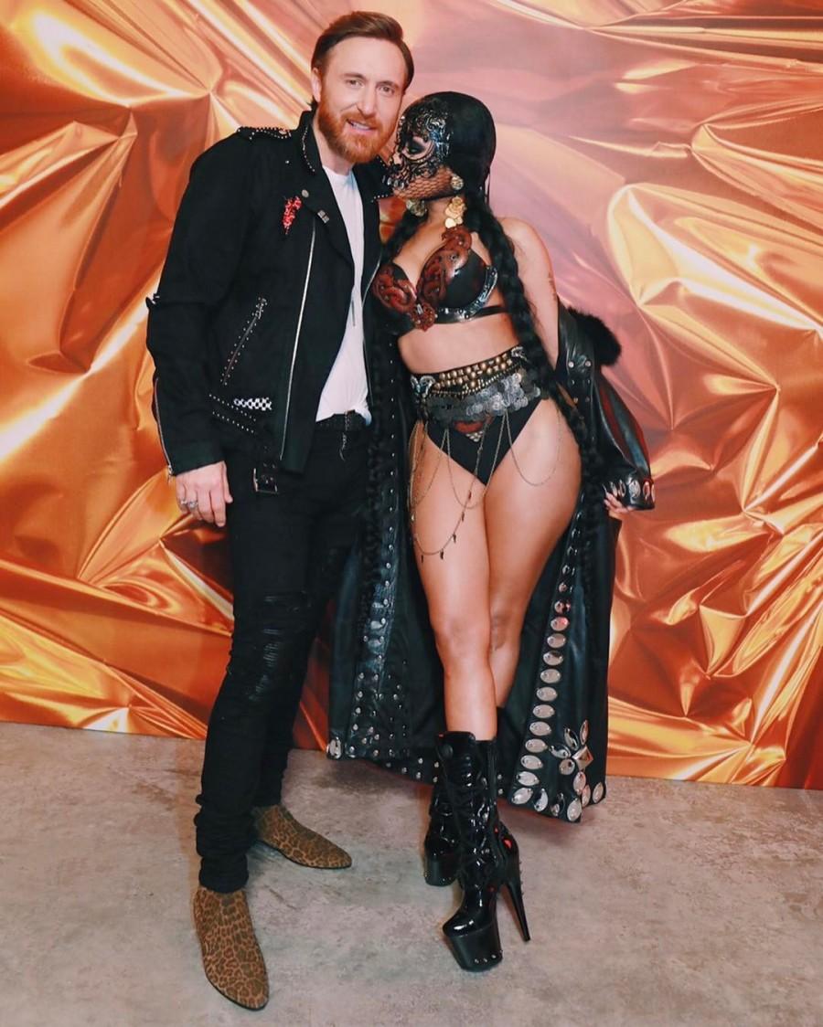 Nicki Minaj flaunts jaw-dropping body in 'Light My Body Up' video ...