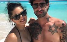 Bollywood actress Sunny Leone and her husband Daniel Weber were spotted chilling at Cancun Beach.