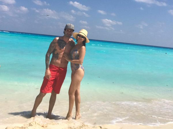 Bollywood actress Sunny Leone and her husband Daniel Weber were spotted chilling at Cancun Beach. Sunny Leone,actress Sunny Leone,Sunny Leone in Bikini,Sunny Leone bikini pics,Sunny Leone bikini images,Sunny Leone bikini photos,Sunny Leone bikini stills,Sunny Leone bikini pictures,Sunny Leone hot pics,Sunny Leone hot images,Sunny Leone hot stills,Sunn