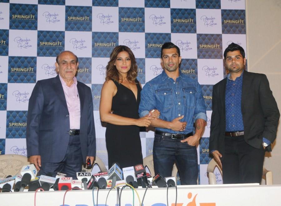SK Malhotra, Director - Sales & Marketing of Springfit Mattresses, Bipasha Basu, Karan Singh Grover & Nitin Gupta - Executive Director, Sprigfit Mattresses at the brand's autograph collection launch. Bipasha Basu,Karan Singh Grover,Nitin Gupta,SK Malhotra,Springfit Mattresses Autograph Collection,Springfit Mattresses Autograph Collection launch,Springfit Mattresses Autograph Collection launch pics,Springfit Mattresses Autograph Collection launch image