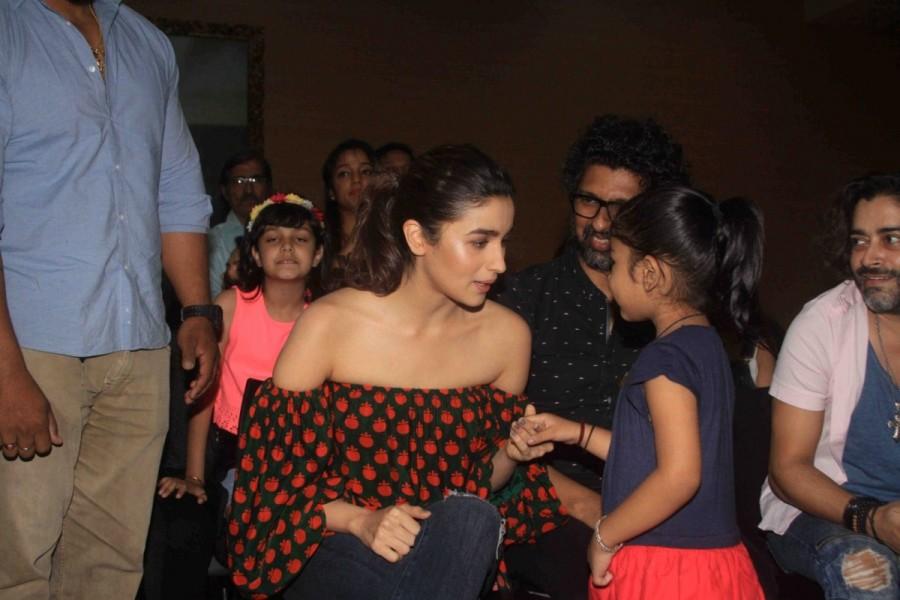 Bollywood Actress Alia Bhatt spotted at Dance Academy programme in Mumbai on March 25, 2017. Alia Bhatt,Alia Bhatt at Dance Academy,Alia Bhatt pics,Alia Bhatt images,Alia Bhatt stills,Alia Bhatt pictures,Alia Bhatt photos