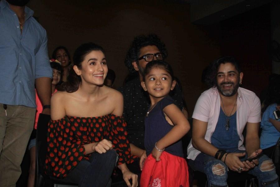 Bollywood Actress Alia Bhatt spotted at Dance Academy programme in Mumbai on March 25, 2017. Alia Bhatt,Alia Bhatt at Dance Academy,Alia Bhatt pics,Alia Bhatt images,Alia Bhatt stills,Alia Bhatt pictures,Alia Bhatt photos