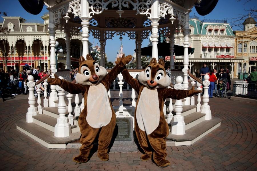 Disney characters Chip and Dale pose for photos in Disneyland Paris. Disneyland Paris,Disneyland,Disney Stars,Disneyland Paris turns 25,25th anniversary of Disneyland Paris,Disneyland Paris 25