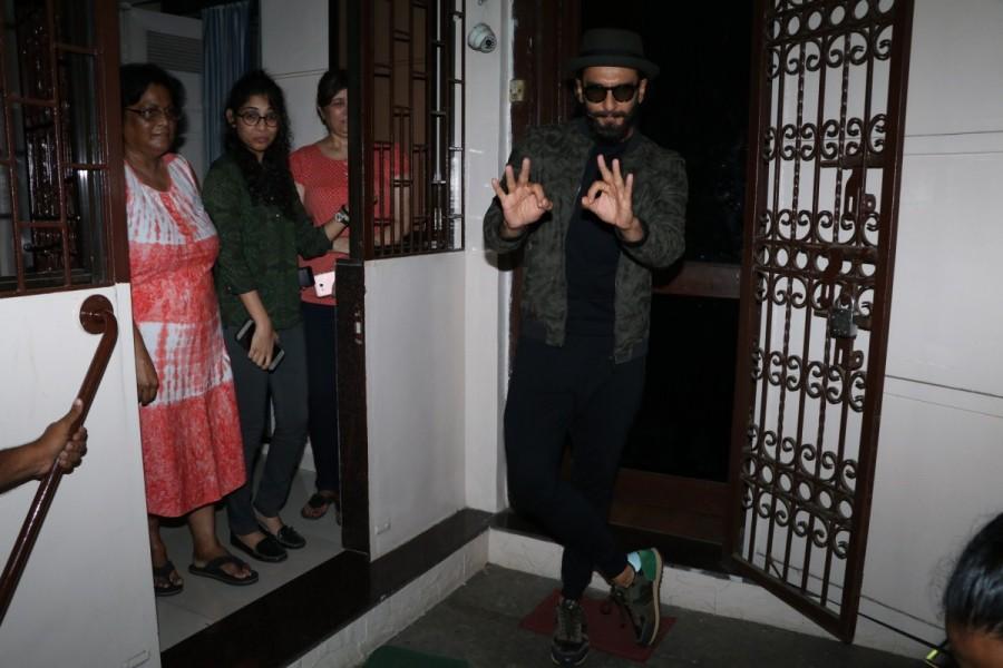 Bollywood actor Ranveer Singh spotted at Shankar Mahadevan studio. Ranveer Singh,actor Ranveer Singh,Ranveer Singh at Shankar Mahadevan studio,Shankar Mahadevan studio,Shankar Mahadevan,Ranveer Singh pics,Ranveer Singh images,Ranveer Singh stills,Ranveer Singh pictures