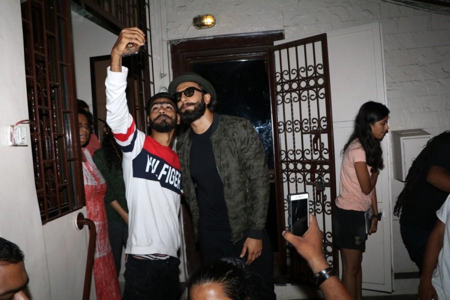 Bollywood actor Ranveer Singh spotted at Shankar Mahadevan studio. Ranveer Singh,actor Ranveer Singh,Ranveer Singh at Shankar Mahadevan studio,Shankar Mahadevan studio,Shankar Mahadevan,Ranveer Singh pics,Ranveer Singh images,Ranveer Singh stills,Ranveer Singh pictures