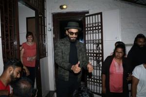 Ranveer Singh,actor Ranveer Singh,Ranveer Singh at Shankar Mahadevan studio,Shankar Mahadevan studio,Shankar Mahadevan,Ranveer Singh pics,Ranveer Singh images,Ranveer Singh stills,Ranveer Singh pictures