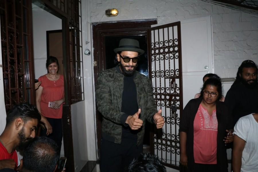 Bollywood actor Ranveer Singh spotted at Shankar Mahadevan studio. Ranveer Singh,actor Ranveer Singh,Ranveer Singh at Shankar Mahadevan studio,Shankar Mahadevan studio,Shankar Mahadevan,Ranveer Singh pics,Ranveer Singh images,Ranveer Singh stills,Ranveer Singh pictures