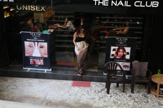 Bollywood actress Malaika Arora Khan spotted at tip top Bandra in Mumbai.