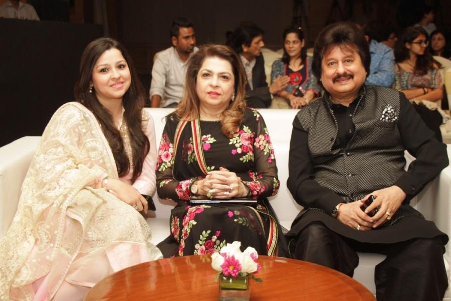 Amjad Ali Khan and Karan Johar discussed everything from music to movies and much much more. Suhel Seth, with his characteristic sense of humour, moderated the discussion. Bade Ghulam Ali Khan,Amir Khan,Begum Akhtar,Alla Rakha,Kesarbai Kerkar,Kumar Gandharva,Ustad Amjad Ali Khan,Ustad Amjad Ali Khan book