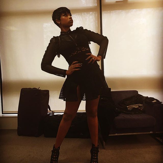 Hollywood actress Jennifer Hudson shows off her legs in mini dress. Jennifer Hudson,Jennifer Hudson legs,Jennifer Hudson spicy legs,Jennifer Hudson hot pics,Jennifer Hudson hot images,Jennifer Hudson hot photos,Jennifer Hudson hot stills,Jennifer Hudson hot pictures