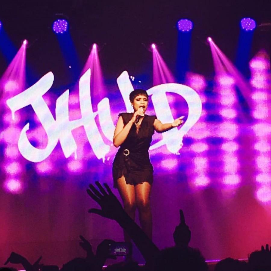 Hollywood actress Jennifer Hudson shows off her legs in mini dress. Jennifer Hudson,Jennifer Hudson legs,Jennifer Hudson spicy legs,Jennifer Hudson hot pics,Jennifer Hudson hot images,Jennifer Hudson hot photos,Jennifer Hudson hot stills,Jennifer Hudson hot pictures