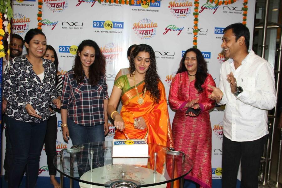 Marathi actress Urmila Kanitkar celebrates Gudi Padwa on 92.7 Big FM. Urmila Kanitkar,Gudi Padwa,Urmila Kanitkar celebrates Gudi Padwa,92.7 Big FM,Big FM,Marathi actress Urmila Kanitkar,Urmila Kanitkar pics,Urmila Kanitkar images,Urmila Kanitkar photos,Urmila Kanitkar stills,Urmila Kanitkar pictures