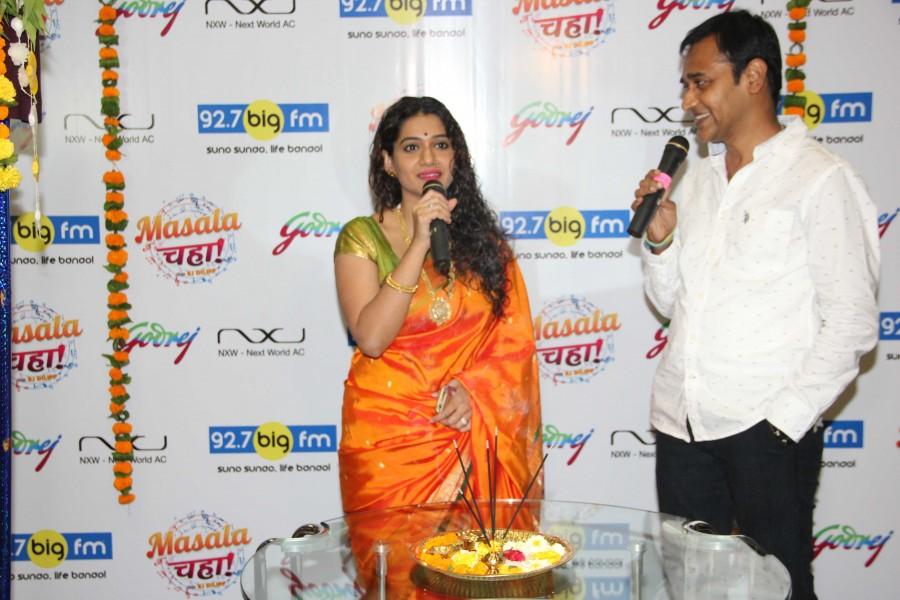 Marathi actress Urmila Kanitkar celebrates Gudi Padwa on 92.7 Big FM. Urmila Kanitkar,Gudi Padwa,Urmila Kanitkar celebrates Gudi Padwa,92.7 Big FM,Big FM,Marathi actress Urmila Kanitkar,Urmila Kanitkar pics,Urmila Kanitkar images,Urmila Kanitkar photos,Urmila Kanitkar stills,Urmila Kanitkar pictures