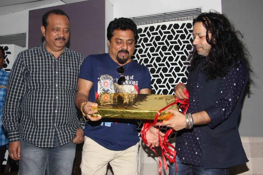 Bollywood singer Kailash Kher spotted during the song launch of 'Vote do' for film Blue Mountains in Mumbai on March 29, 2017. Song launch of Vote,singer Kailash Kher,Kailash Kher,Bollywood singer Kailash Kher,Vote do,Vote do song,Vote do song launch,Vote do song launch pics,Vote do song launch images,Vote do song launch photos,Vote do song launch stills,Vote do song launch pictu
