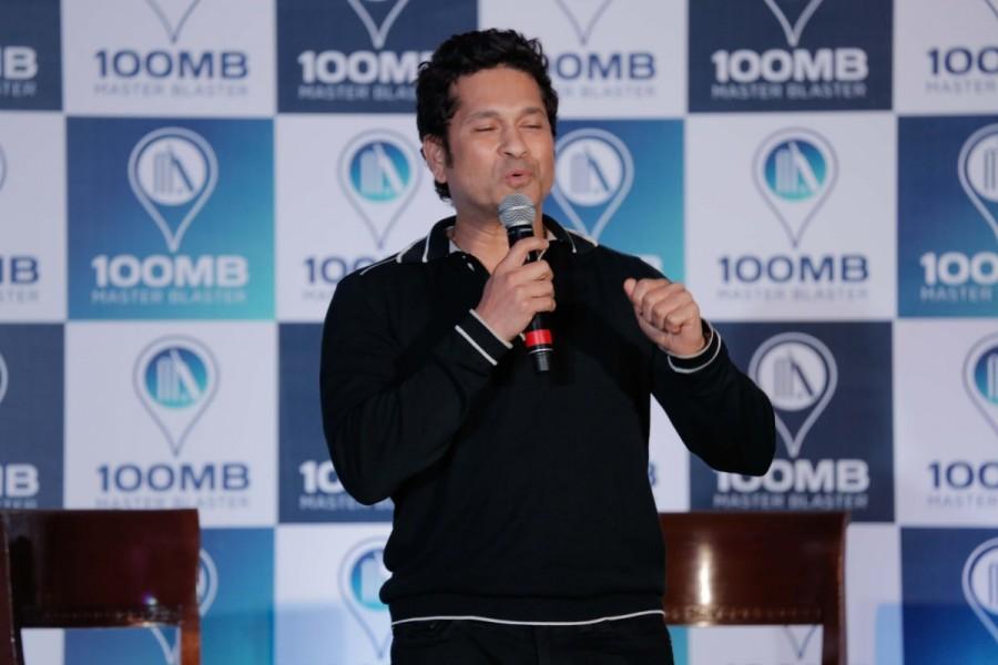 Cricket legend Sachin Tendulkar on Thursday unveiled his latest endeavor 100MB at ITC Mumbai. Sachin Tendulkar,Sachin Tendulkar unveils new fan engagement app,Sachin Tendulkar unveils engagement app,Sachin Tendulkar pics,Sachin Tendulkar images,Sachin Tendulkar stills,Sachin Tendulkar pictures