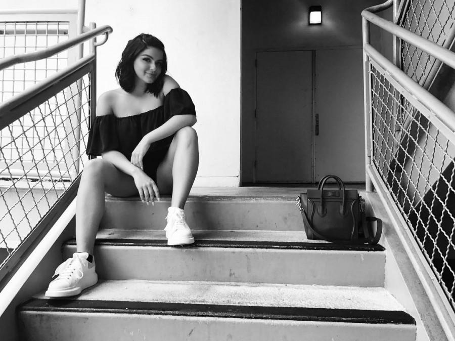 Hollywood actress Ariel Winter flashes her cleavage. Ariel Winter,actress Ariel Winter,Ariel Winter flashes her cleavage,Ariel Winter cleavage,Ariel Winter cleavage pics,Ariel Winter cleavage images,Ariel Winter cleavage stills,Ariel Winter cleavage pictures,Ariel Winter hot pics,Ariel Winter hot images,Ari