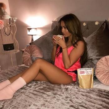 Check out the latest Instagram photos of Hollywood actress Harriette Harper.